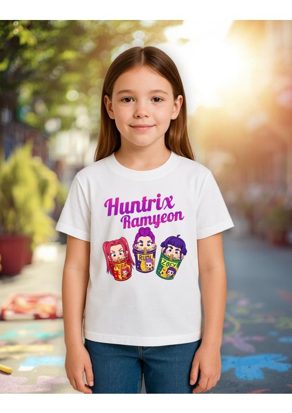 Kpop Demon Hunters Huntrix Ramyeon Kısa Kollu Baskılı Kız Çocuk Tişört (4-13 Yaş) fiyatları