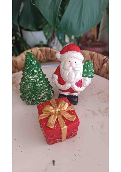 Yılbaşı Hediyelik Obje ( 3 Adet) Noel baba,çam ağacı,hediye paketi
