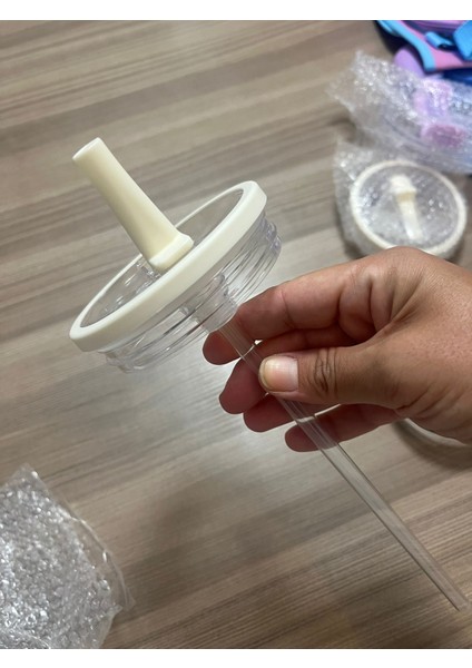 Quencher ile Uyumlu 1.18 Litre Pipetli Dökülmez Sızdırmaz Plastik Kapak Beyaz 1 Adet