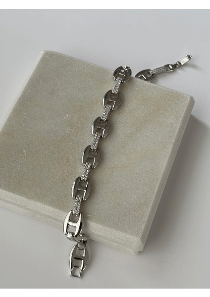 Taşlı ve Parlak Birbirine Geçme Model Silver Bileklik fiyatları