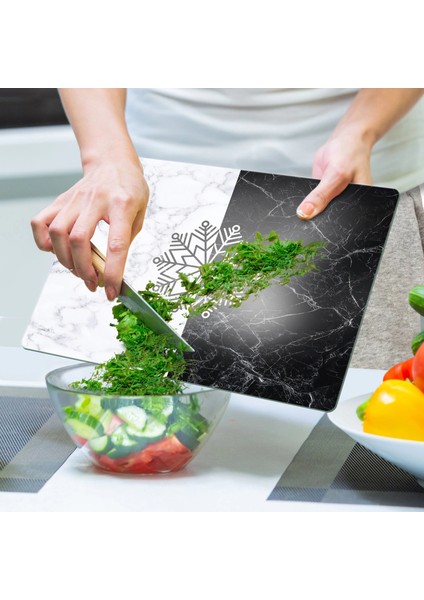 Cam Kesme Tahtası ve Sunumluk Siyah Beyaz Kar Tanesi Desenli 20X30 cm indirimleri