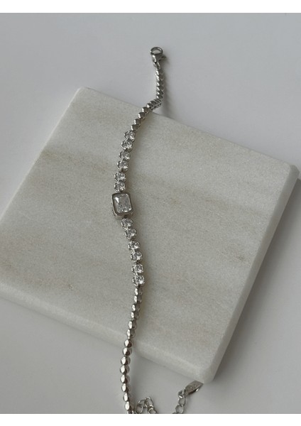 Dikdörtgen ve Daire Swarovski Taşlı Silver Bileklik modelleri