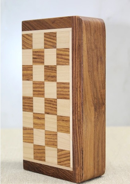 Buğz Özel Vernikli Mıknatıs Taşlı Ahşap Katlanabilir Kutulu Satranç Oyunu 12.5 cm G220 modelleri