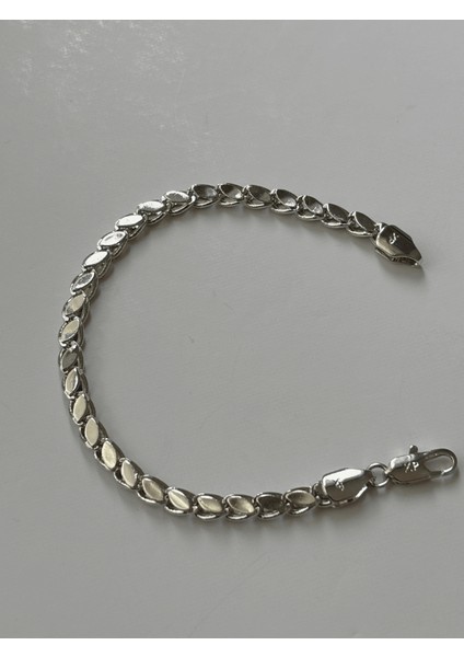 Yaprak Şekilli Parlak Silver Bileklik modelleri