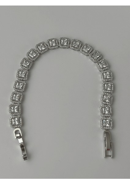 Taşlı Kare Şekilli Parlak Silver Bileklik