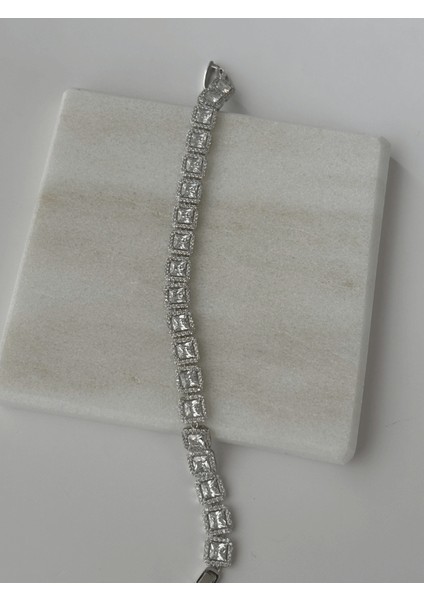 Taşlı Kare Şekilli Parlak Silver Bileklik fiyatları