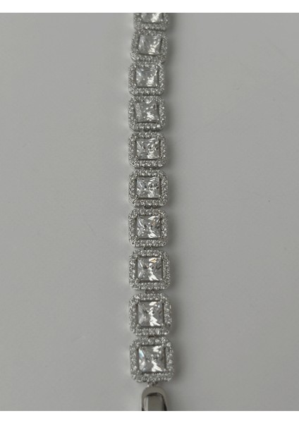 Taşlı Kare Şekilli Parlak Silver Bileklik modelleri