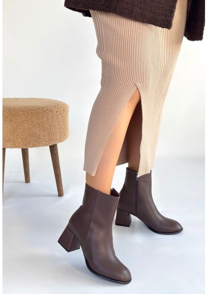 Yandan Fermuarlı Topuklu Bot Kahverengi Topuk Boyu 6 cm