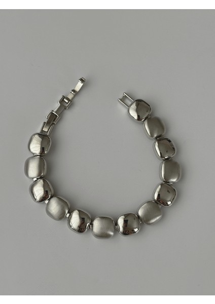 Mat ve Parlak Silver Renkli Kare Şekilli Bileklik fiyatları