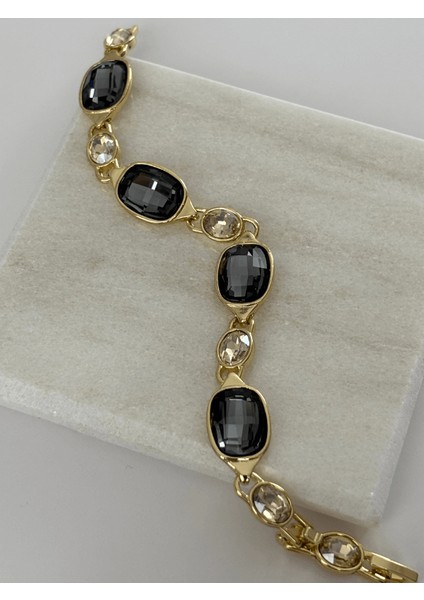 Parlak Koyu ve Açık Renkli Taşlardan Oluşan Gold Bileklik fiyatları