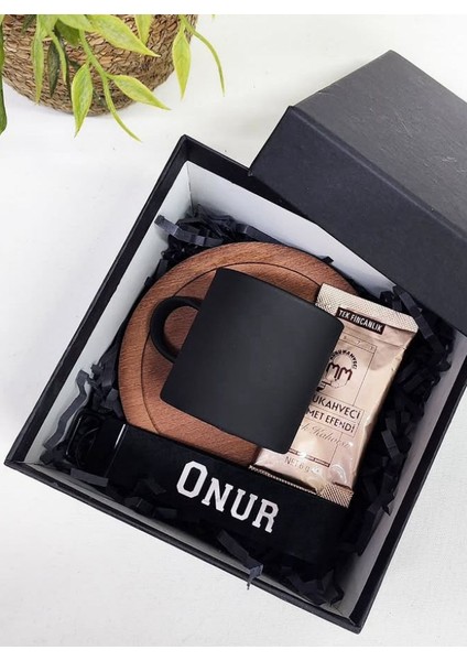 Kişiye Özel Isme Özel Anahtarlık Buzlu Cam Mat Siyah Kahve Fincanı ve Kahve Hediye Seti modelleri