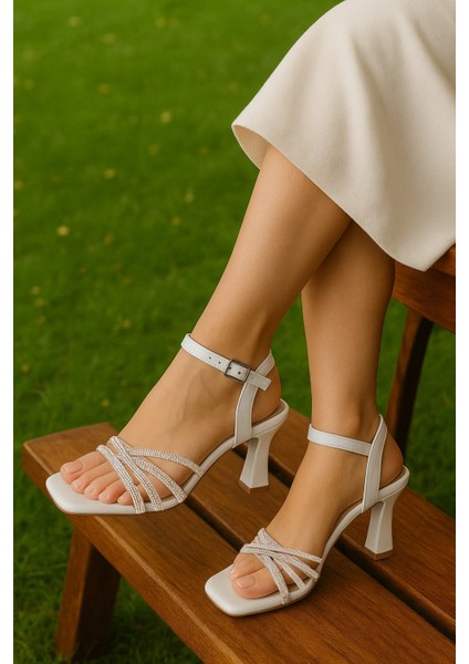 Kadın Topuklu Ayakkabı Taş Işlemeli Tokalı Topuklu Kadın Ayakkabı