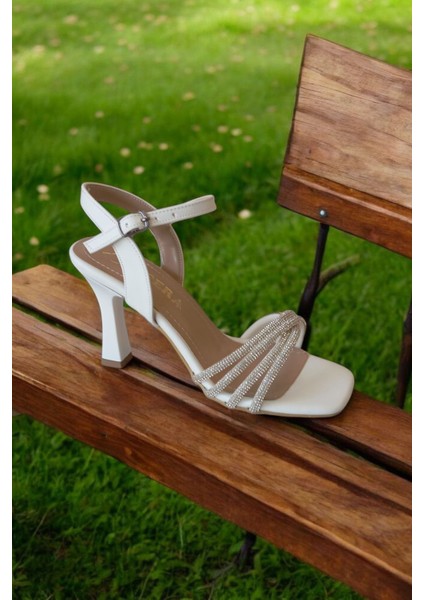 Kadın Topuklu Ayakkabı Taş Işlemeli Tokalı Topuklu Kadın Ayakkabı indirimleri