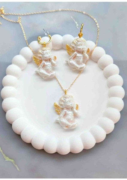 Golden Angel Baby Wings Inci Beyazı Küpe ve Kolye Seti - Zarif ve Masum