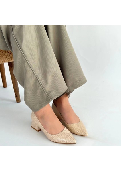 Meort Bej Rugan Topuklu Ayakkabı fırsatları