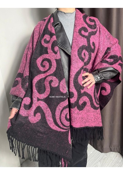 Pembe Kadın Çift Taraflı Kışlık Panço Şal – Kalın Dokuma Omuz Şalı, Salaş ve Şık Tasarım