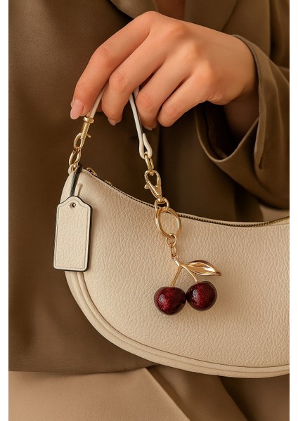 Luxury Kırmızı Kiraz Charm – Altın Detaylı Zarif Çanta ve Anahtarlık Aksesuarı