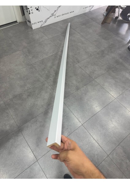 Buz Gri Ahşap Köşe Kapatma