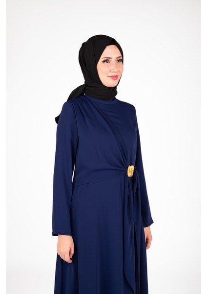 Ön Kısmı Tokalı Lacivert Renk Elbise 9427