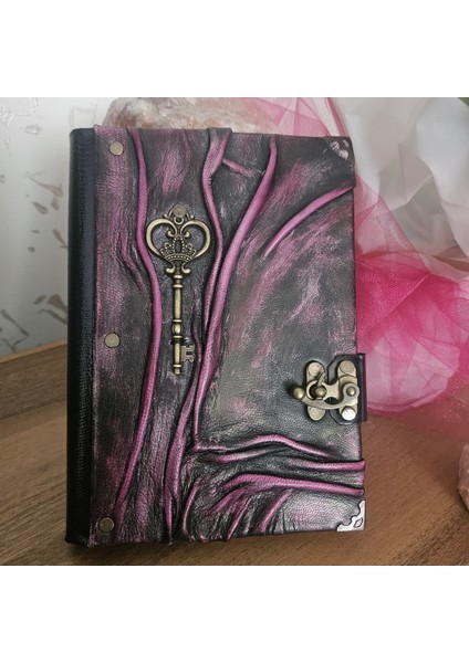 Hakiki Deri Doğaçlama Zamak Döküm Antik Kalpli Anahtar Figürlü Efektli El Yapımı Defter