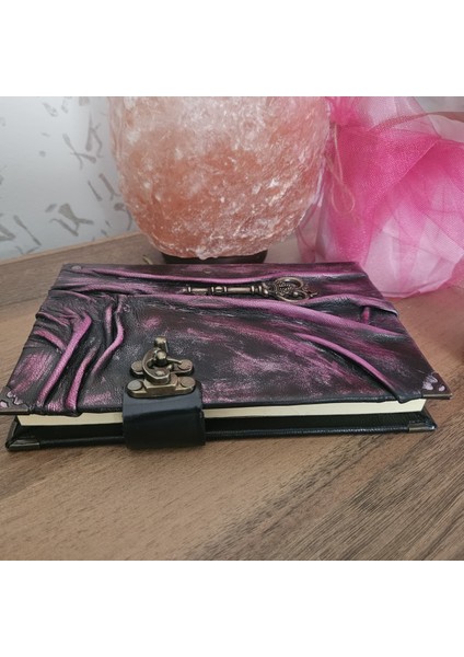 Hakiki Deri Doğaçlama Zamak Döküm Antik Kalpli Anahtar Figürlü Efektli El Yapımı Defter fiyatları