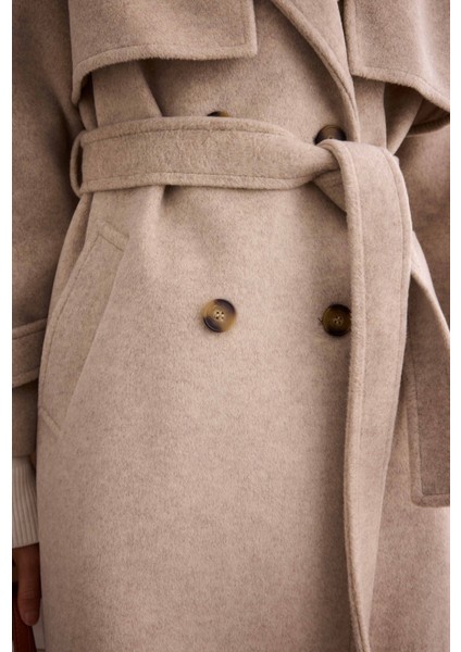 Rüzgarlıklı Uzun Kaban Bej modelleri