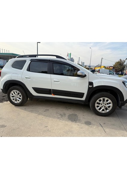 Dacia Duster 2018-2023 Model Arası Yan Kapı Koruması (Yazılı)