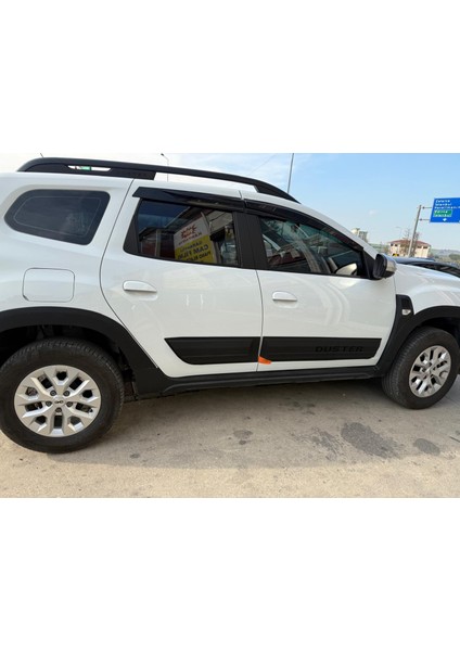 Dacia Duster 2018-2023 Model Arası Yan Kapı Koruması (Yazılı) modelleri