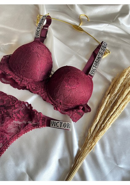Dantelli Lastiği Taşlı Balenli Destekli Dolgulu Push Up Siyah Sütyen Ve String Iç Çamaşırı Takımı