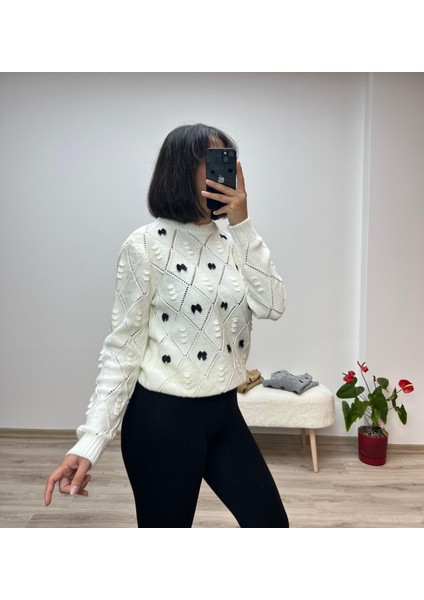 Mini Fiyonk Detaylı Triko Kazak