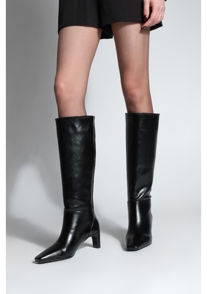 Kadın Küt Burun Fermuarsız Topuklu Çizme Doreka Siyah fiyatları