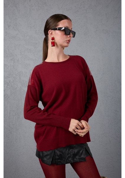 Kadın Bordo Omuzları Taş Detaylı Geniş Manşetli Bisiklet Yaka Triko Bluz