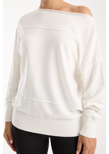 Kadın Beyaz Kayık Yaka Triko Bluz indirimleri