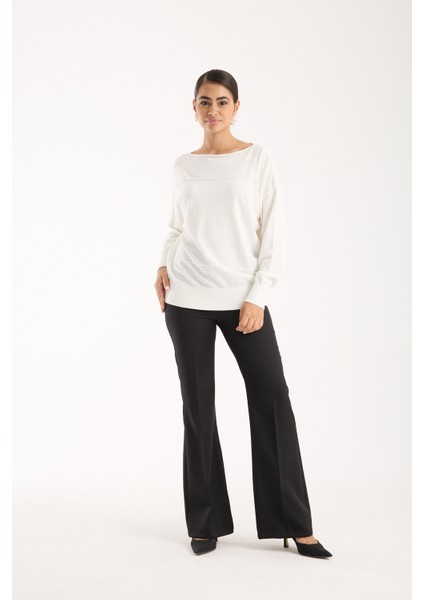 Kadın Beyaz Kayık Yaka Triko Bluz
