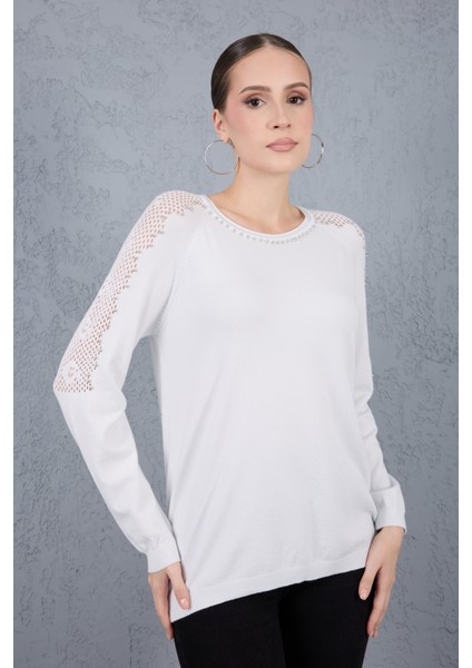 Kadın Beyaz Ajurlu Inci Detaylı Reglan Kollu Yuvarlak Yaka Triko Bluz