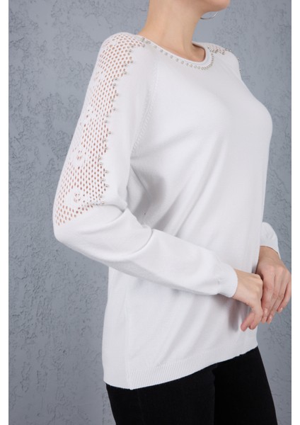 Kadın Beyaz Ajurlu Inci Detaylı Reglan Kollu Yuvarlak Yaka Triko Bluz indirimleri
