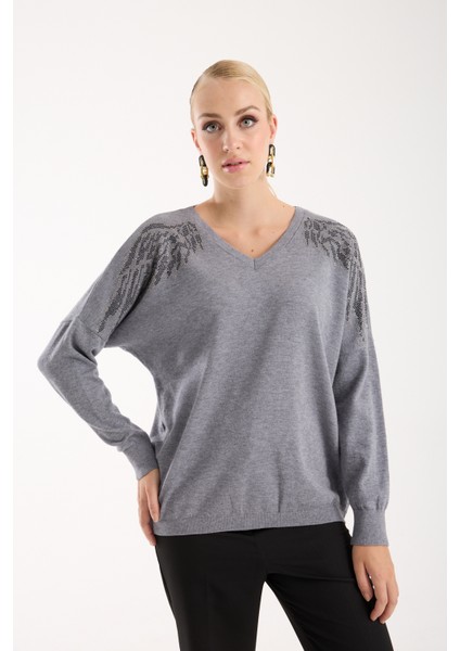 Kadın Gri Omuzları Taş Detaylı V Yaka Triko Bluz