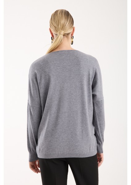 Kadın Gri Omuzları Taş Detaylı V Yaka Triko Bluz indirimleri