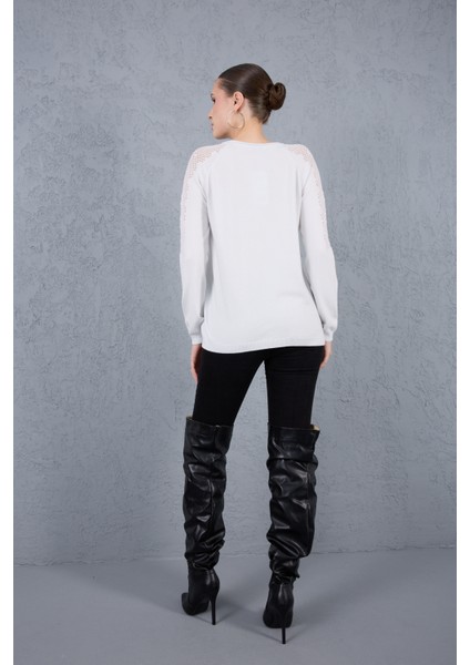 Kadın Beyaz Ajurlu Inci Detaylı Reglan Kollu Yuvarlak Yaka Triko Bluz