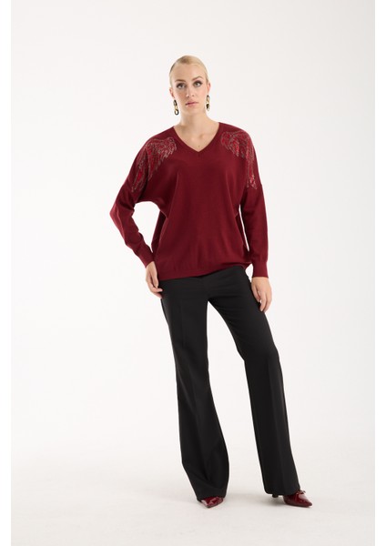 Kadın Bordo Omuzları Taş Detaylı V Yaka Triko Bluz