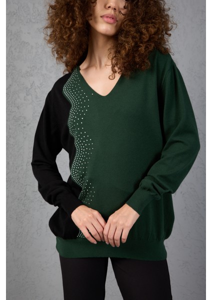 Haki-Siyah Iki Renkli Taş Detaylı V Yaka Triko Bluz fırsatları