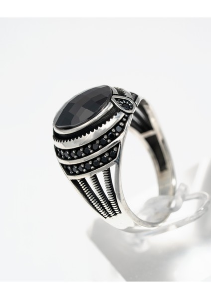 Siyah Oniks Taşlı 925 Ayar Gümüş Erkek Yüzük – Modern ve Karizmatik Tasarım fırsatları