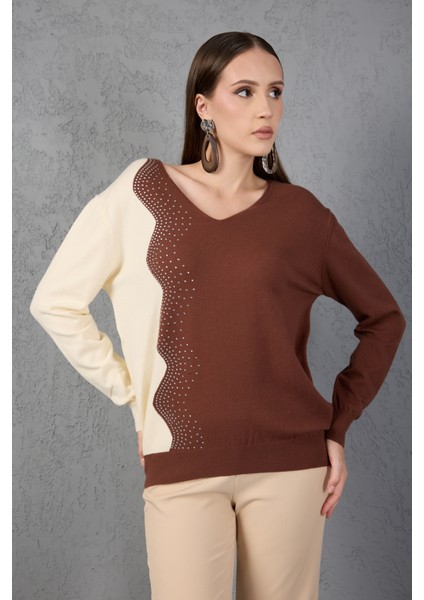 Kahve-Ecru Iki Renkli Taş Detaylı V Yaka Triko Bluz fiyatları