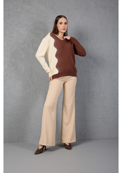 Kahve-Ecru Iki Renkli Taş Detaylı V Yaka Triko Bluz