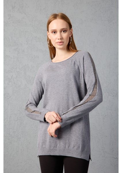 Kadın Gri Reglan Kol Simli Detaylı Yuvarlak Yaka Triko Bluz fırsatları