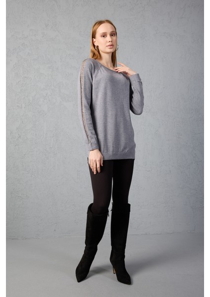 Kadın Gri Reglan Kol Simli Detaylı Yuvarlak Yaka Triko Bluz
