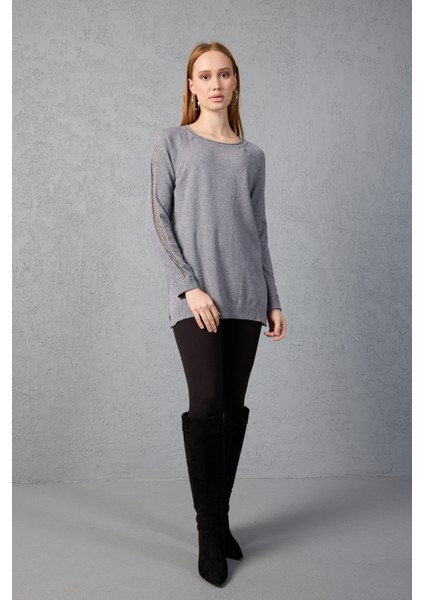 Kadın Gri Reglan Kol Simli Detaylı Yuvarlak Yaka Triko Bluz