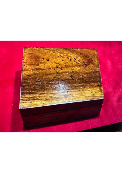 Ahşap Kaidesinde Pirinç Pusula 8 cm 8 cm 3 cm Ölçülerinde fırsatları