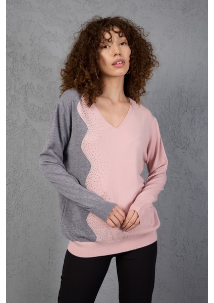 Pudra-Gri Iki Renkli Taş Detaylı V Yaka Triko Bluz