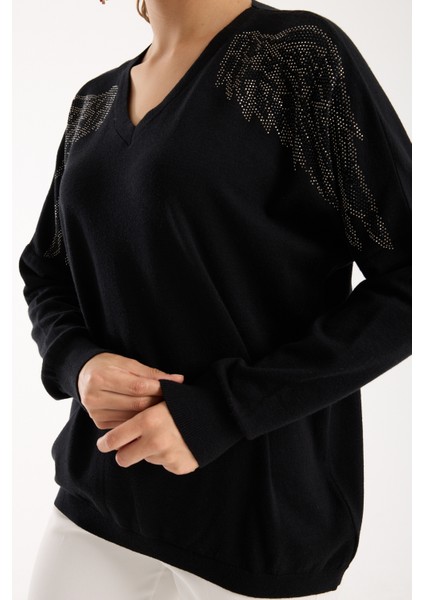 Kadın Siyah Omuzları Taş Detaylı V Yaka Triko Bluz